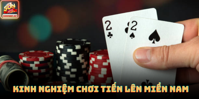 Người chơi phân tích bài và canh lượt đi trong ván tiến lên